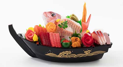 Reproducción de comida (barco de sashimi), 2017