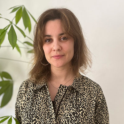 Becarias - directora Núria Poveda