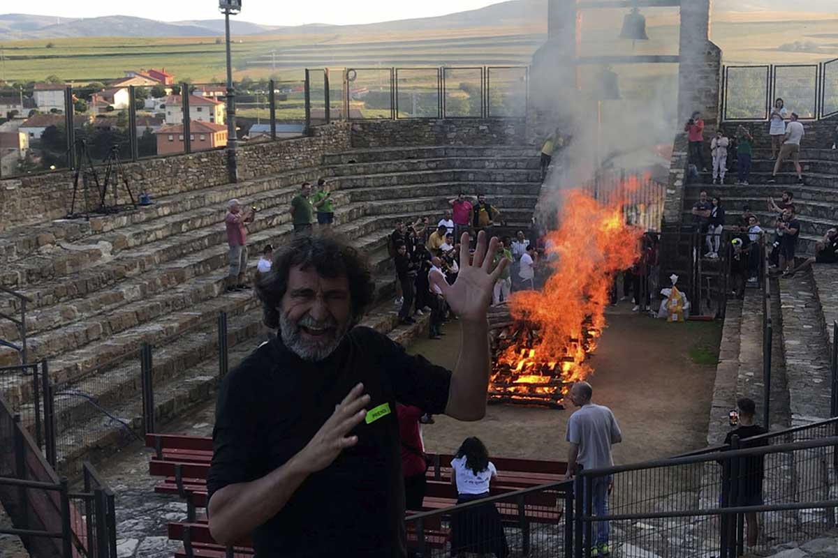 Paso de Fuego y Móndidas contado en Lengua Signos