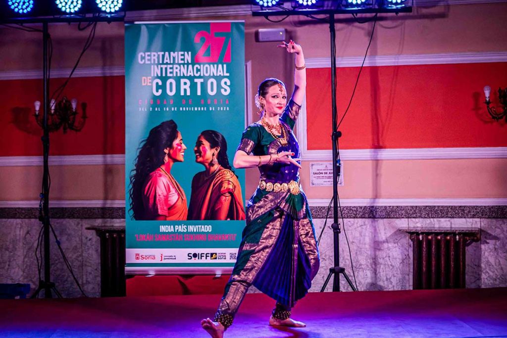 Espectáculo música y danza "Del Templo al Cine" con Miriam Lamas Baiak