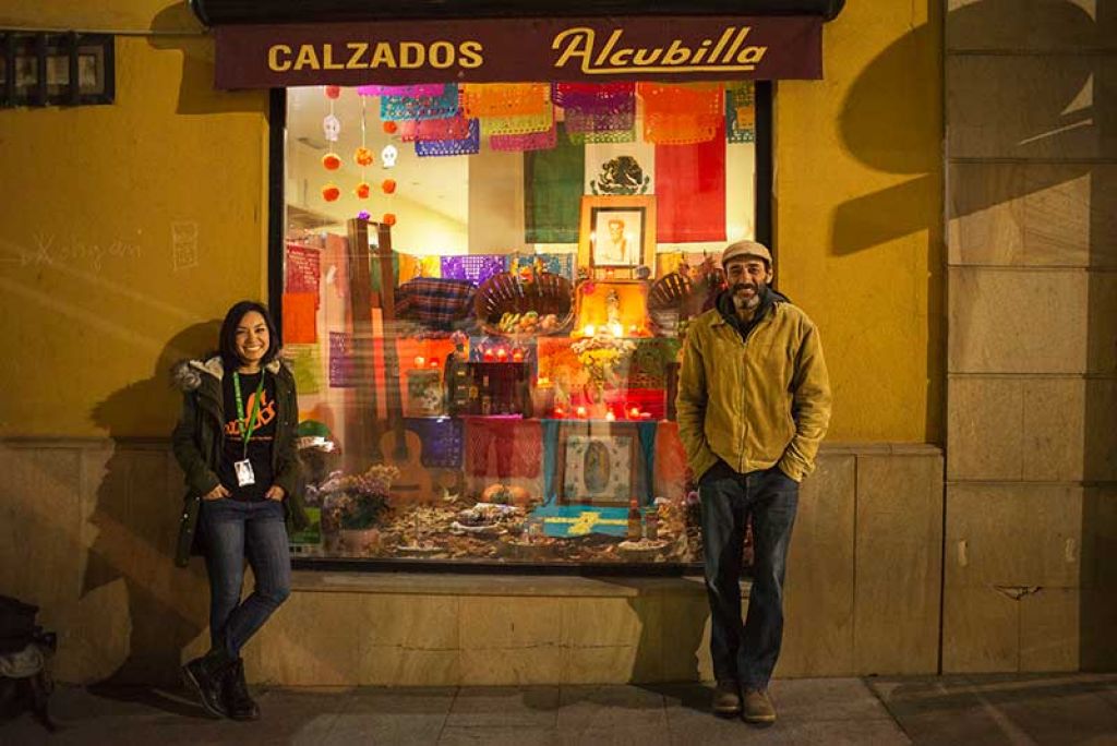 Altar de muertos con Patrocinio ElSoriano y Gisela Cuevas. Fotografía Elena Gimeno Dones