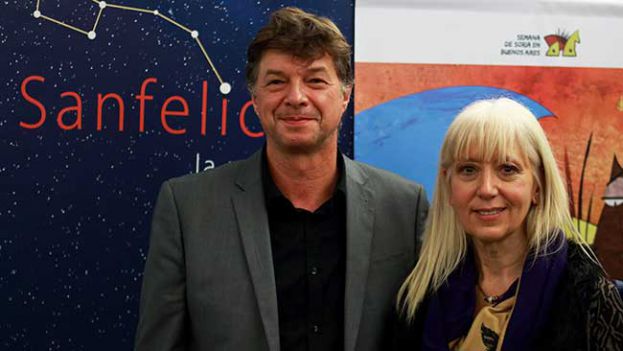 Roberto Lázaro, director de Sanfelices junto a la presidenta del Centro Soriano Numancia de Buenos Aires, María del Pilar Berzosa Esteban